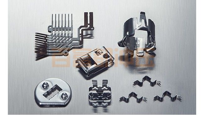 冲压加工 斜面的圆周上冲孔怎么处理